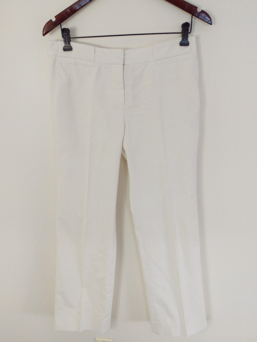 Tory Burch White Flat Front Tailored Straight Leg Pants Gold Logo Buttons Size 2